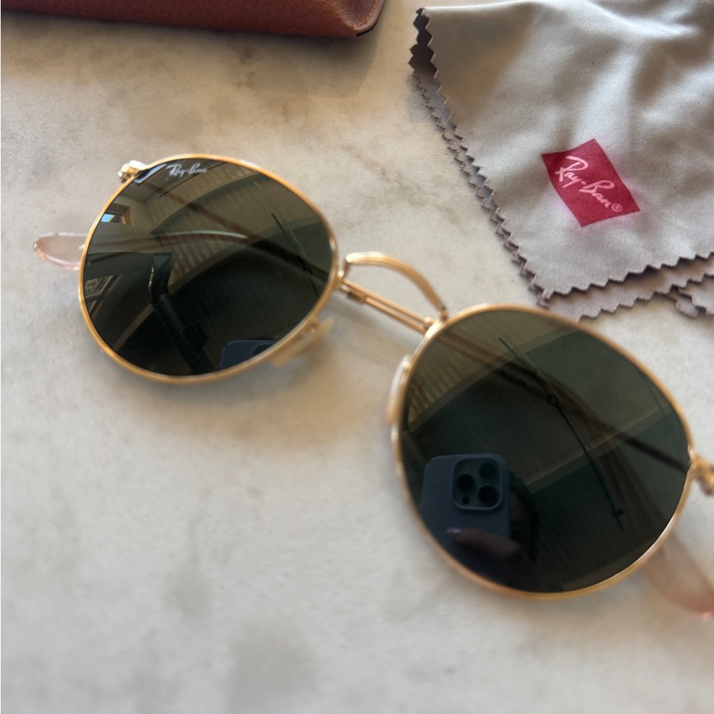 Green oval Ray bans great condition